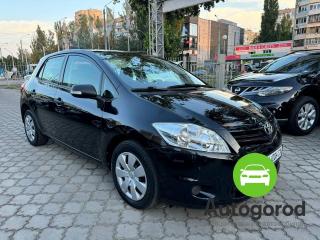 Авто Toyota Auris Объем двигателя  фото 1