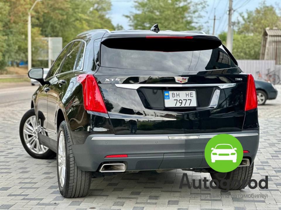 Авто Cadillac
                                        XT5 Бензин фото 2