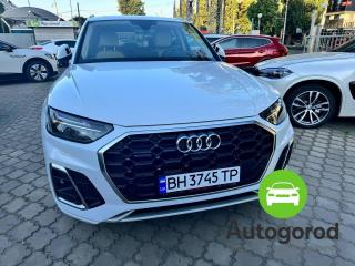 Авто Audi Q5 Объем двигателя  фото 1